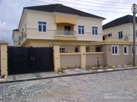 5 Bedroom Duplex With Boys Quarters