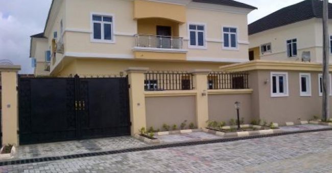 5 Bedroom Duplex With Boys Quarters