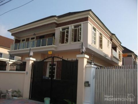 5 bedroom Duplex With 1 room quaters